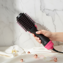 Cargar imagen en el visor de la galería, Cepillo Secador - En manos de mujer con mármol
