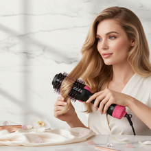 Cargar imagen en el visor de la galería, Cepillo Secador - Mujer haciéndose el pelo
